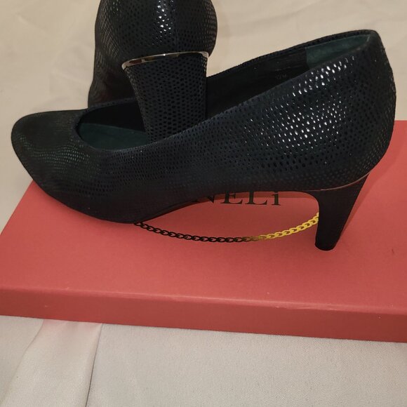 Vaneli Dayle Pumps - Picture 1 of 10